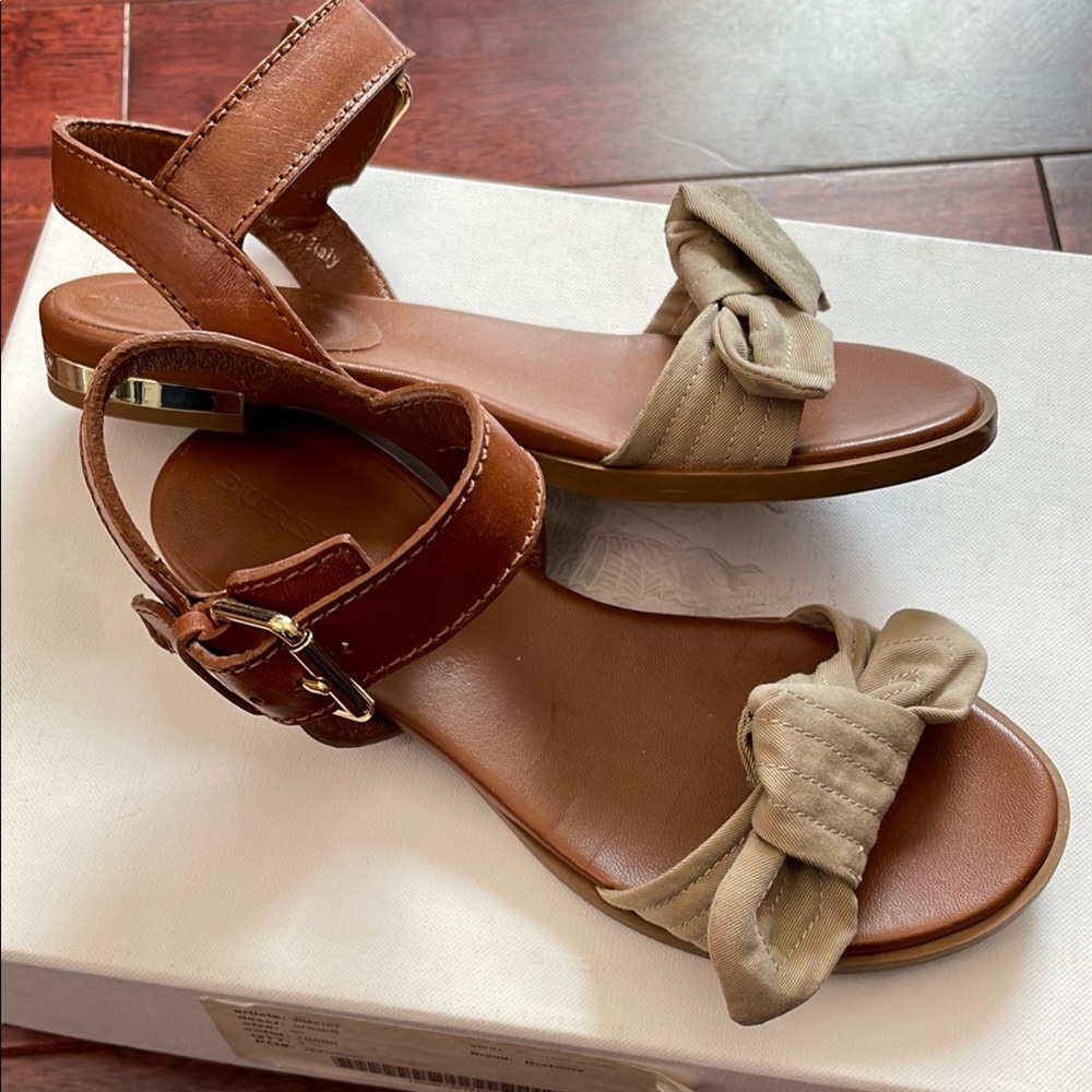 NIB Burberry Carsrl Leather Fabric Open Toe Ankle Strap Brown Sandals 8